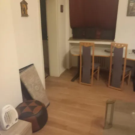 Apartment Apartment *